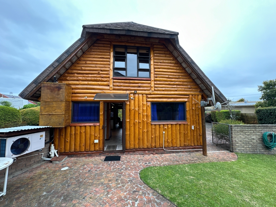 2 Bedroom Property for Sale in The Island Western Cape